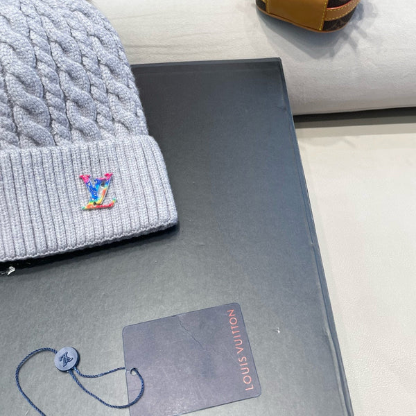 KNITTED BEANIE HAT IN GRAY WOOL 426216