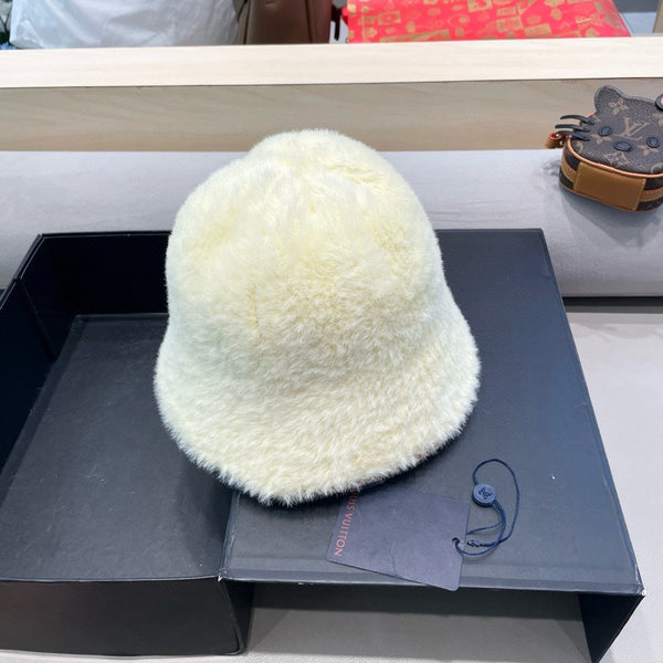 BUCKET HAT IN WHITE RABBIT FUR 426224