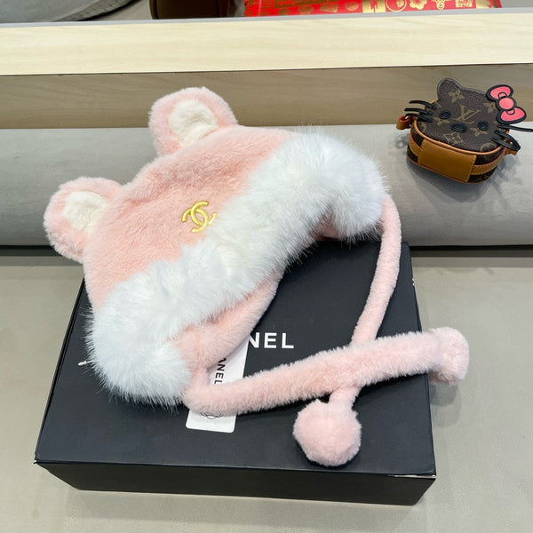 BEANIE HAT IN LIGHT PINK LAMB FUR 426239