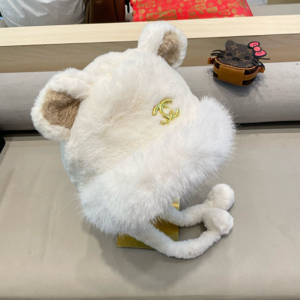 BEANIE HAT IN WHITE LAMB FUR 426240