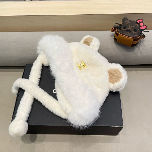 BEANIE HAT IN WHITE LAMB FUR 426240
