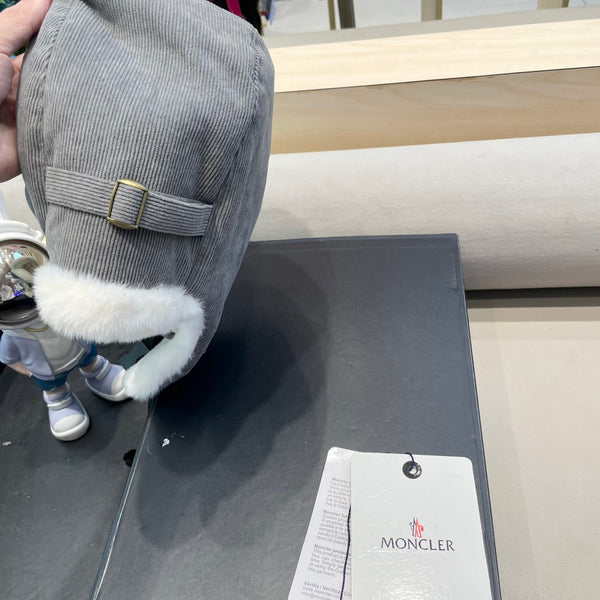 CAPPELLO AVATOR IN VELLUTO A COSTE GRIGIO ACCIAIO E FODERA IN PILE 434983