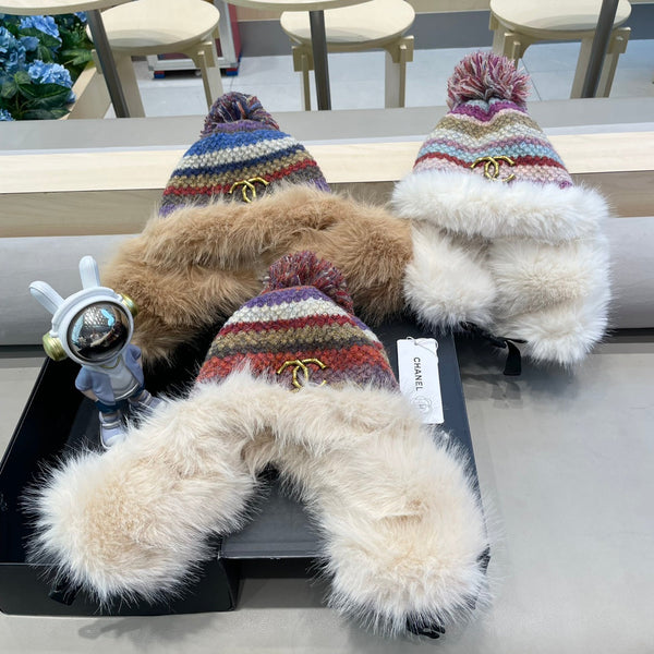 CAPPELLO IN MAGLIA SOFFICE CON FODERA IN PELUCHE COLORATO 428156