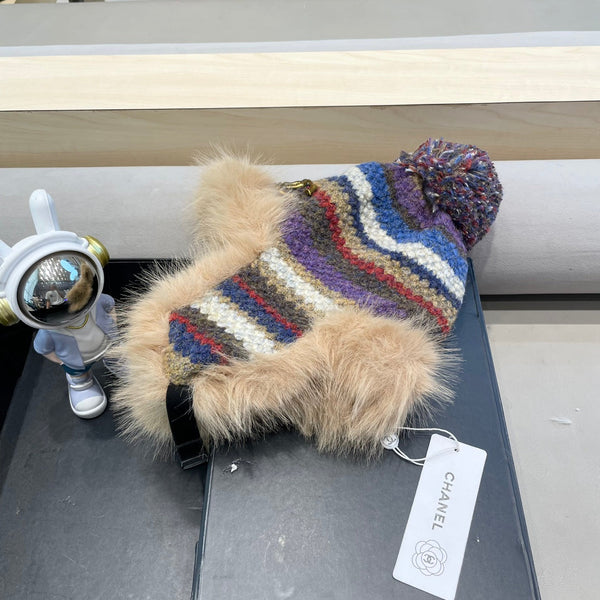 CAPPELLO IN MAGLIA SOFFICE CON FODERA IN PELUCHE COLORATO 428156