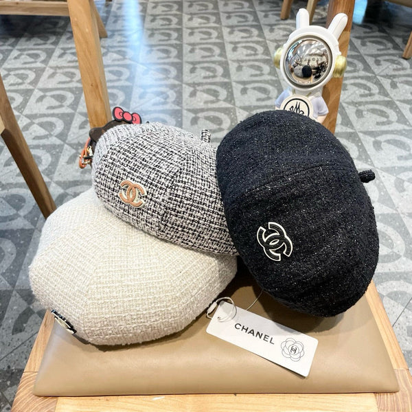 CAPPELLO BASCO IN TWEED DI LANA BIANCO E NERO 430011