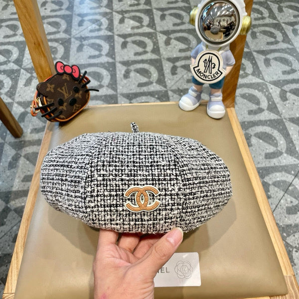 CAPPELLO BASCO IN TWEED DI LANA BIANCO E NERO 430011