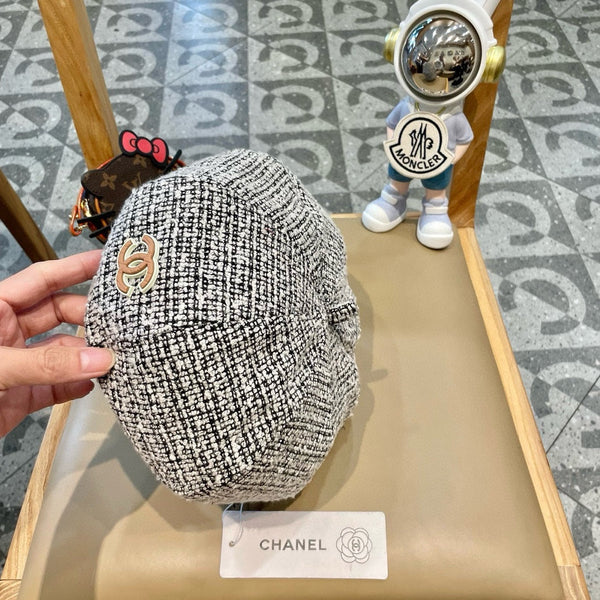 CAPPELLO BASCO IN TWEED DI LANA BIANCO E NERO 430011