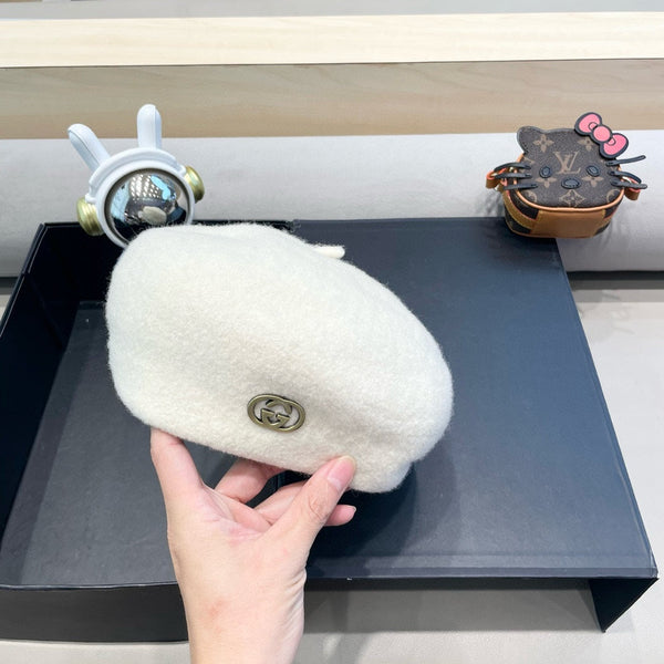 BERET HAT IN WHITE WOOL 430079