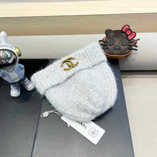 BERRETTO IN LANA GRIGIO NUVOLA 430081