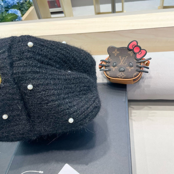 BERRETTO IN LANA NERA 430082