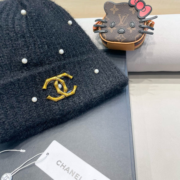 BERRETTO IN LANA NERA 430082