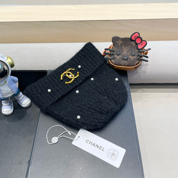 BERRETTO IN LANA NERA 430082