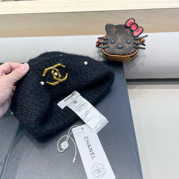 BERRETTO IN LANA NERA 430082