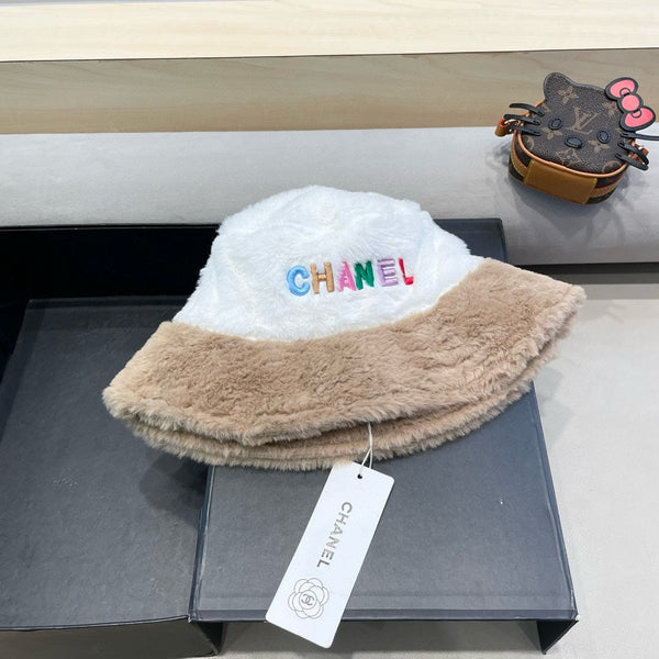 CAPPELLO A SECCHIELLO IN PELLICCIA DI AGNELLO BEIGE CAMMELLO BIANCO 430219