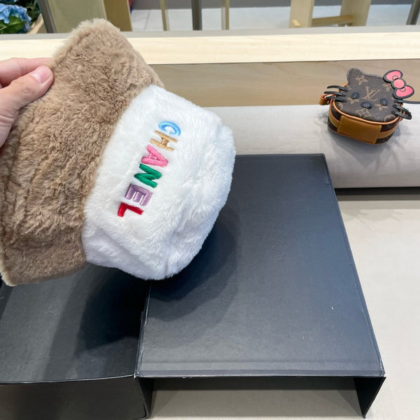 CAPPELLO A SECCHIELLO IN PELLICCIA DI AGNELLO BEIGE CAMMELLO BIANCO 430219