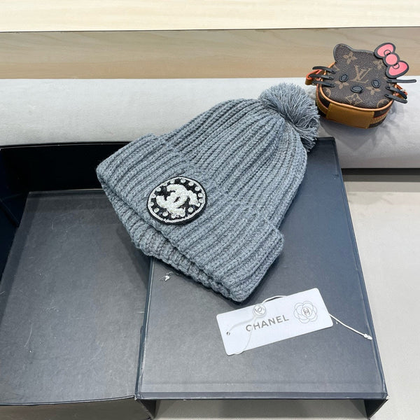 BERRETTO IN MAGLIA DI LANA GRIGIO SQUALO 430243