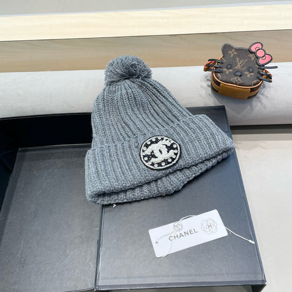 BERRETTO IN MAGLIA DI LANA GRIGIO SQUALO 430243