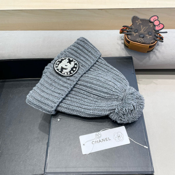 BERRETTO IN MAGLIA DI LANA GRIGIO SQUALO 430243