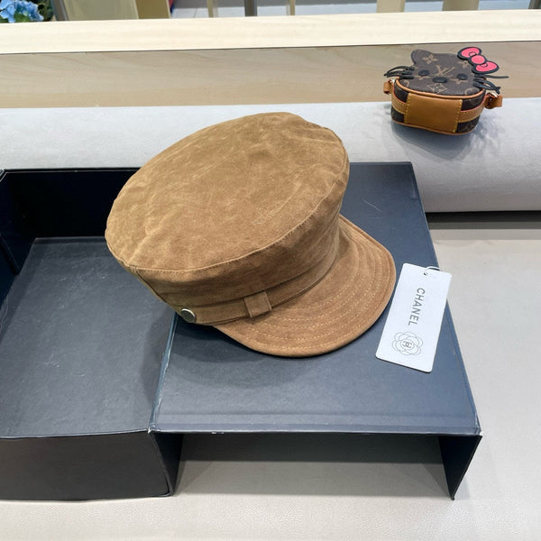 BERRETTO DA GIORNALE IN CAMOSCIO MARRONE SIDRO 429938