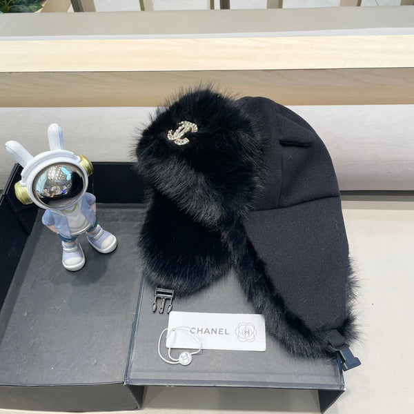 CAPPELLO DA TRAPPER IN CAMOSCIO NERO E PELLICCIA DI AGNELLO 429972