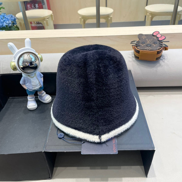 BUCKET HAT IN NAVY BLUE MIX WHITE LAMB FUR 431378