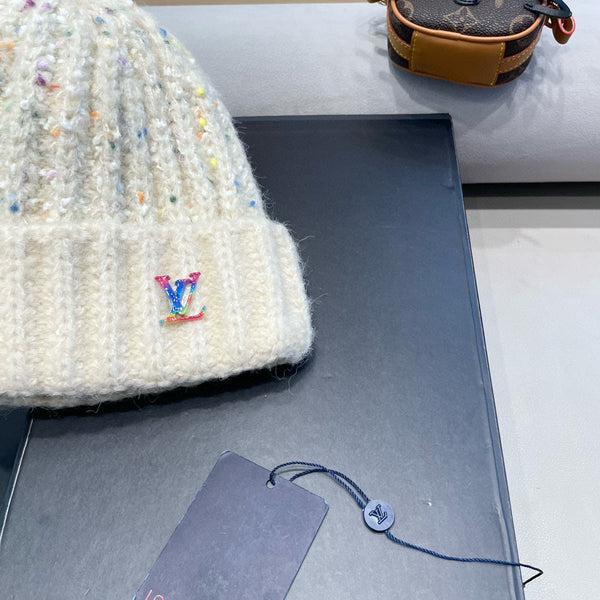 KNITTED BEANIE HAT IN WHITE WOOL 431620