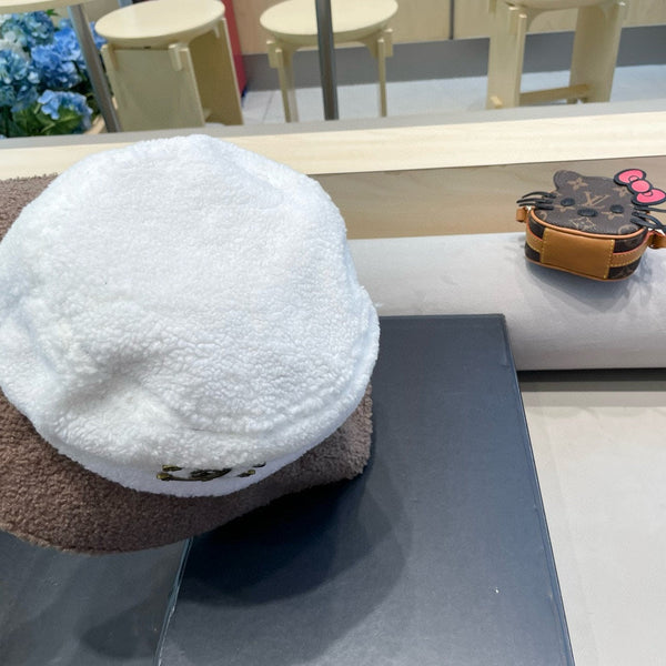 BUCKET HAT IN WHITE MIX MEDIUM BROWN LAMB WOOL 431622