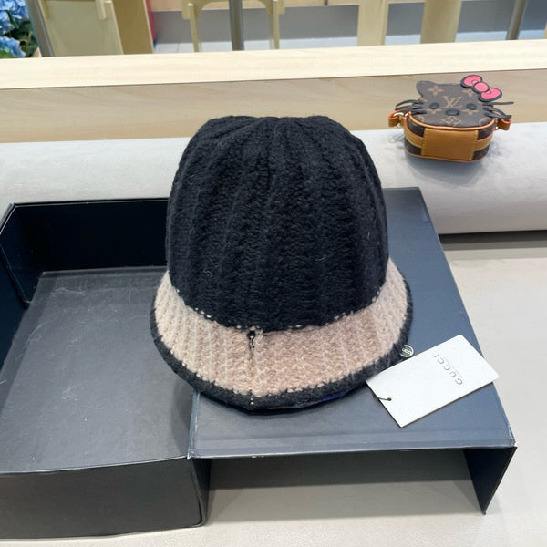 CAPPELLO A SECCHIELLO IN MAGLIA DI LANA MISTA NERA MARRONE CHIARO 431639
