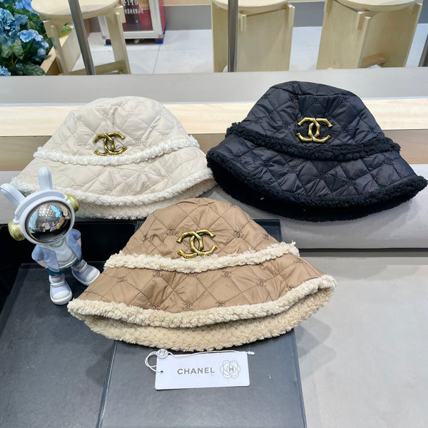 CAPPELLO A SECCHIELLO IN LANA DI AGNELLO NERA E COTONE SPESSO 431683