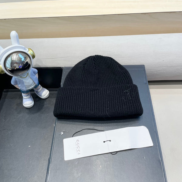 BEANIE HAT IN BLACK WOOL 433460