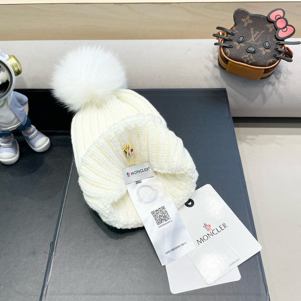 WOOL BEANIE WITH POM POM WHITE 435046