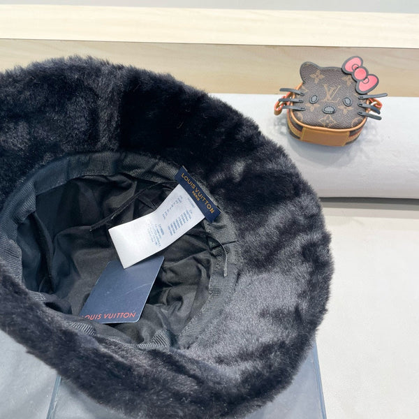 BUCKET HAT IN BLACK  WOOL AND LAMB FUR 434939