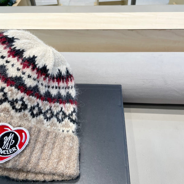 BEANIE HAT IN COLORFUL WOOL 438148