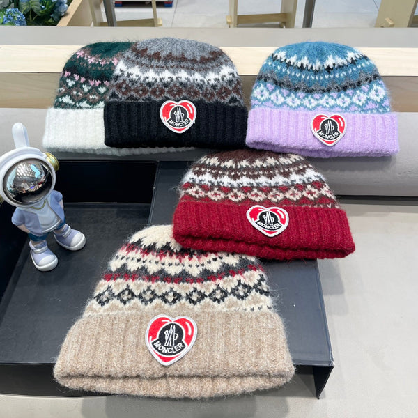 BERRETTO IN LANA COLORATA 438146