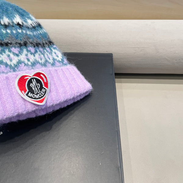 BERRETTO IN LANA COLORATA 438146