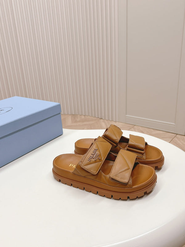 Pra Double Strap Quilted Slide 20 in pelle di vitello color cuoio