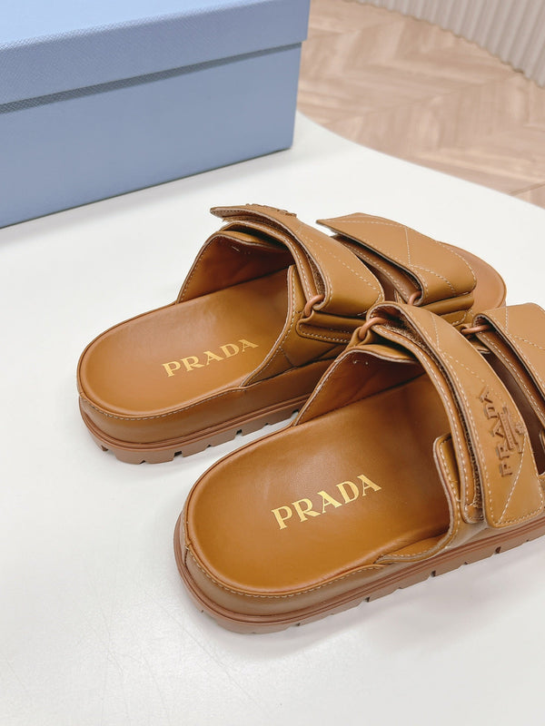Pra Double Strap Quilted Slide 20 in pelle di vitello color cuoio