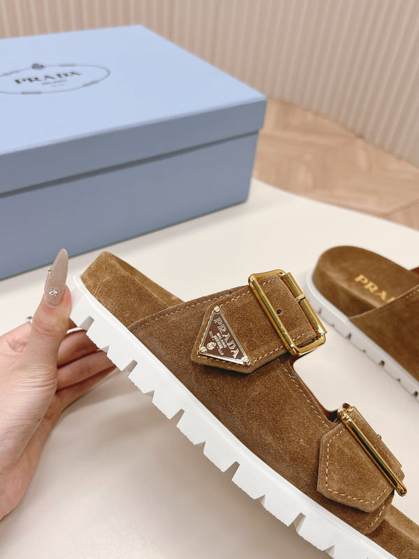 Ciabatte con cinturino a doppia fibbia 20 in pelle scamosciata marrone