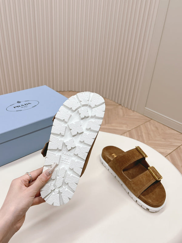 Ciabatte con cinturino a doppia fibbia 20 in pelle scamosciata marrone