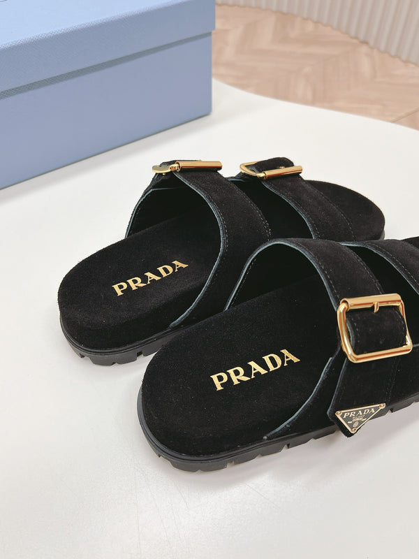 Ciabatte con cinturino a doppia fibbia 20 in pelle scamosciata nera