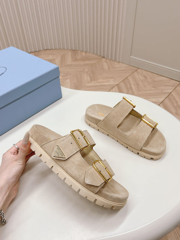 Ciabatte con cinturino a doppia fibbia 20 in pelle scamosciata marrone chiaro