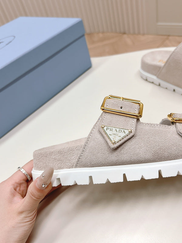 Ciabatte con cinturino a doppia fibbia 20 in pelle scamosciata grigio chiaro