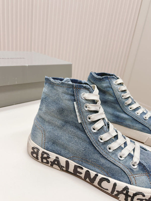HIGH-TOP SNEAKERS IN BLUE DENIM LOGO PRINT