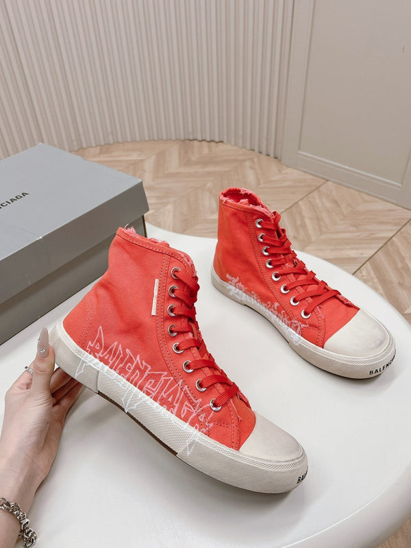 HIGH-TOP SNEAKERS GRAFFITI IN RED CANVAS