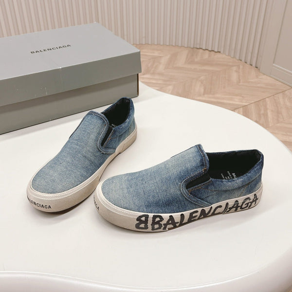 SLIP-ON SNEAKERS GRAFFITI IN LIGHT BLUE DENIM