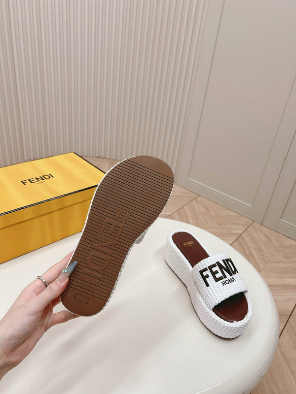 FENDI SIGNATURE WEDGE PLATFORM 6 CM IN WHITE FIBRE WITH BROWN EMBROIDERED LOGO