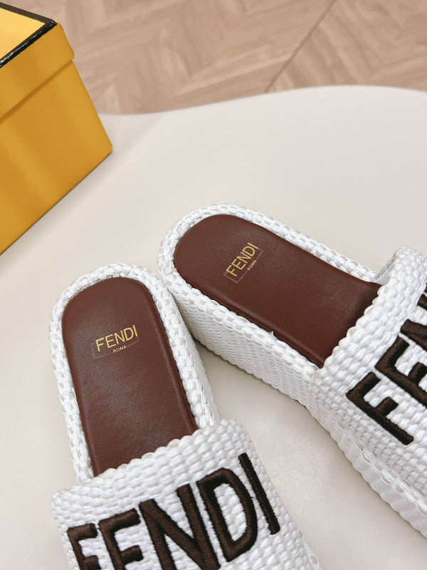 FENDI SIGNATURE WEDGE PLATFORM 6 CM IN WHITE FIBRE WITH BROWN EMBROIDERED LOGO