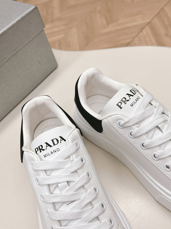 PRA RETRO SNEAKERS WHITE AND BLACK CALFSKIN