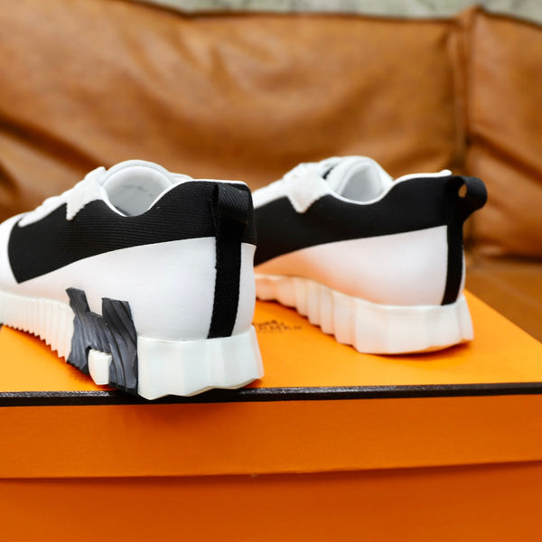 SNEAKER HM BOUNCING IN TELA NERA E BIANCA