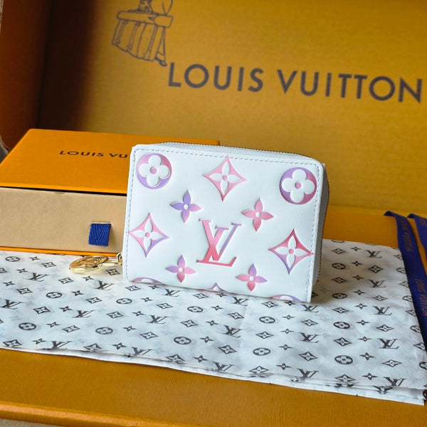 M25601 Lou Wallet 11.5cm Dream Beige Monogram Embossed Lambskin- Light GHW